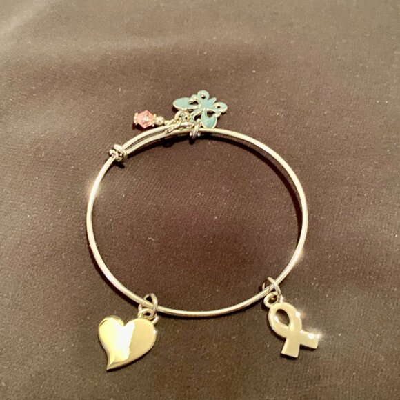 Charm Bracelet for Breast Cancer - Picture 5 of 8